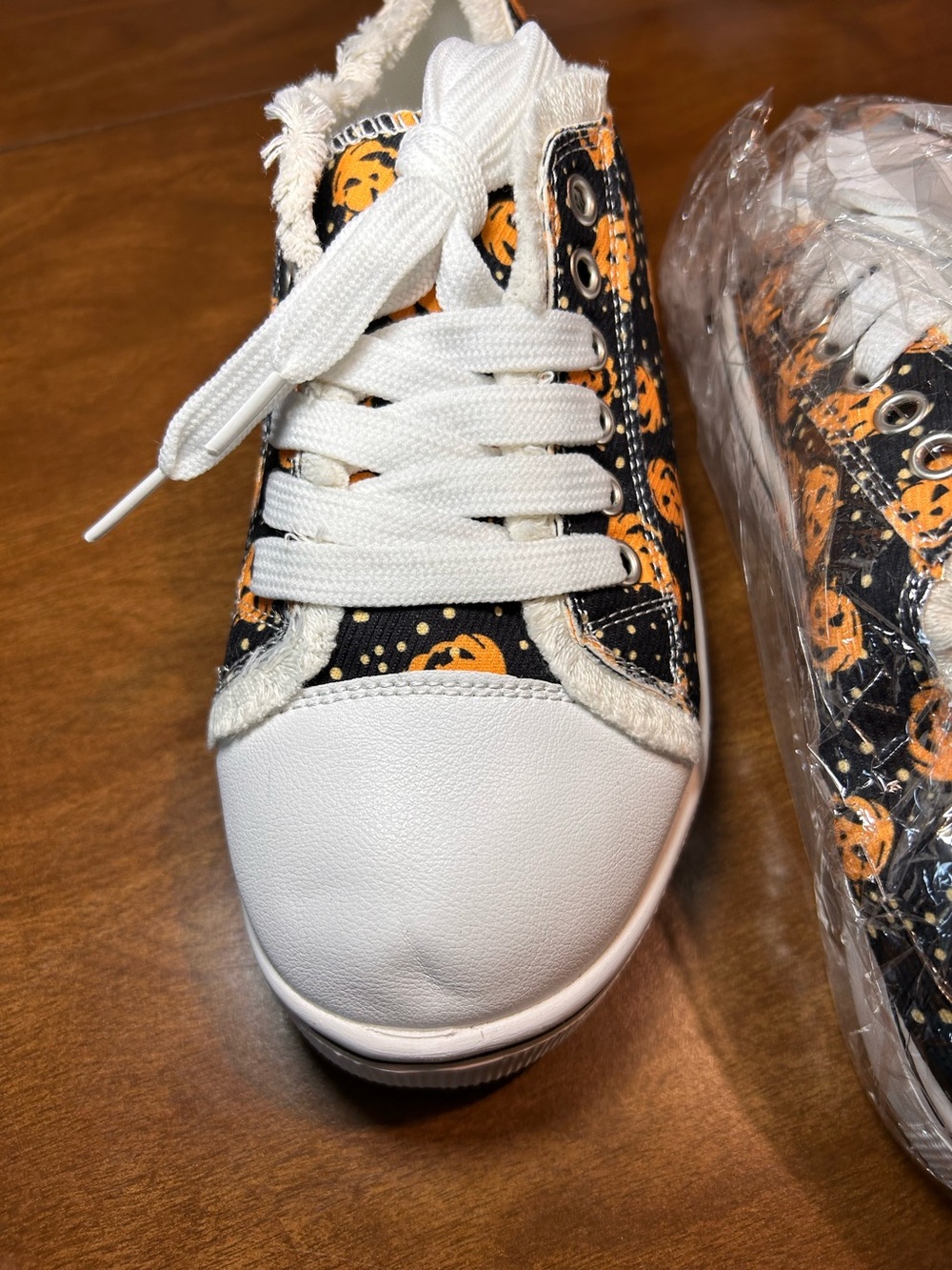 Women’s Halloween Pumpkin Canvas Sneakers - White & Orange - Picture 5 of 7
